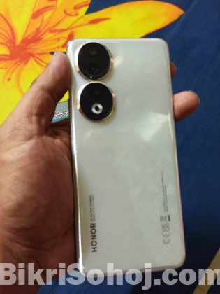 Honor 90
